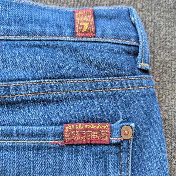 7 For All Mankind Women's Buttonfly Classic Bootcut Jeans, Size 30.  28" Inseam - Picture 4 of 10